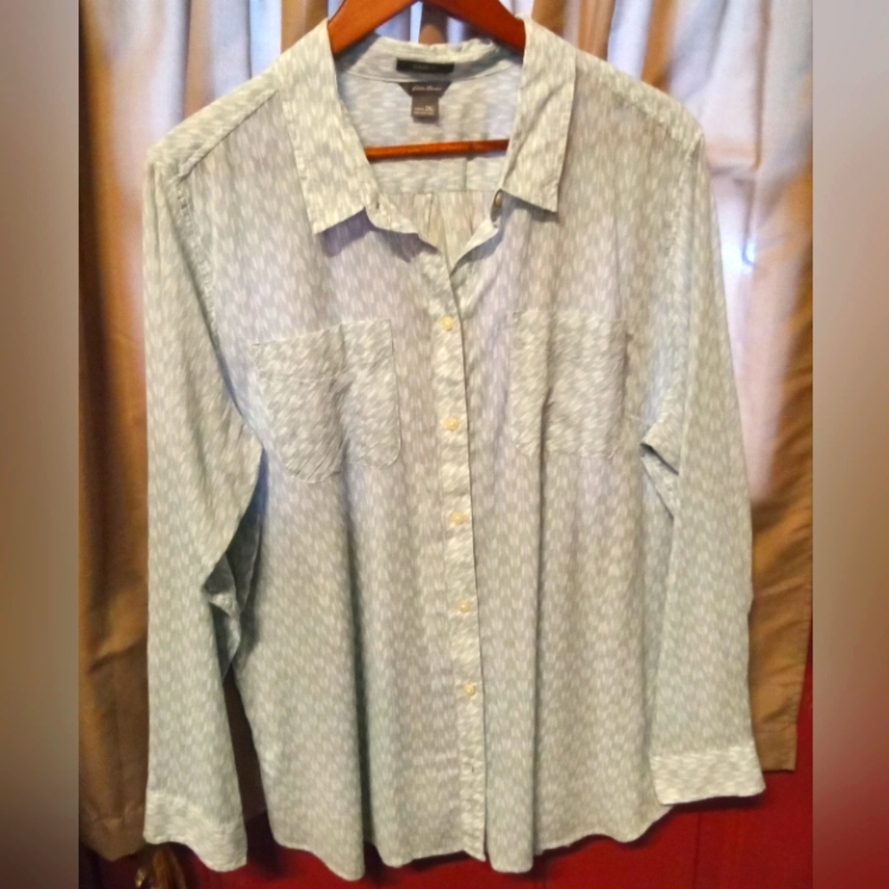 Eddie Bauer Long sleeve button down shirt